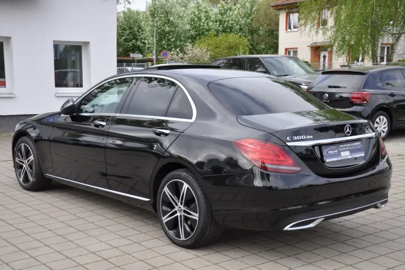 Mercedes-Benz C 300 din 2020 cu 62.900 km - oferta MER108409 - foto 4