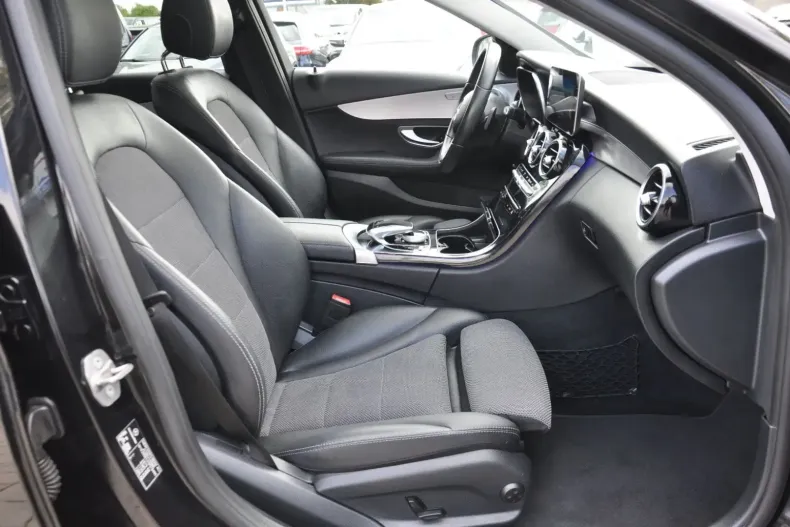 Mercedes-Benz C 300 din 2020 cu 62.900 km - oferta MER108409 - foto 16