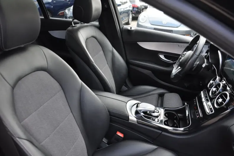 Mercedes-Benz C 300 din 2020 cu 62.900 km - oferta MER108409 - foto 25