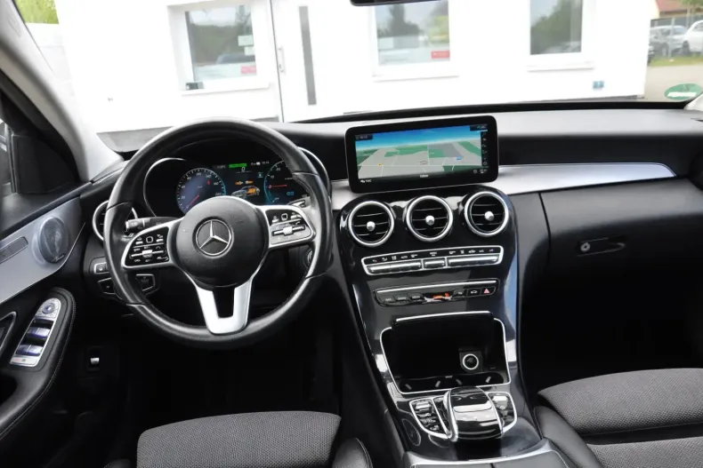 Mercedes-Benz C 300 din 2020 cu 62.900 km - oferta MER108409 - foto 28