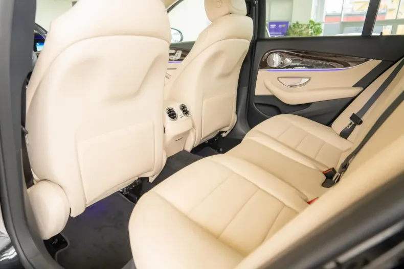 Mercedes-Benz E 200 din 2020 cu 93.805 km - oferta MER108418 - foto 2