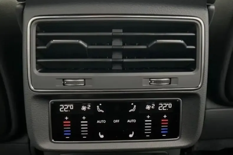 Audi Q8 din 2025 cu 30 km - oferta AUD108429 - foto 6