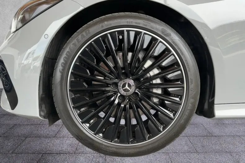 Mercedes-Benz CLE 300 din 2024 cu 9.038 km - oferta MER108438 - foto 12