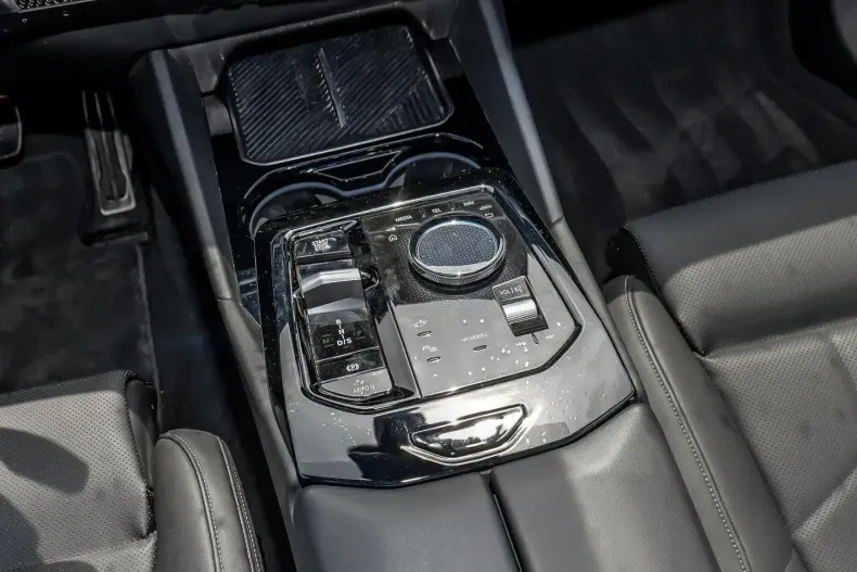 BMW 520 din 2024 cu 18.033 km - oferta BMW108442 - foto 11