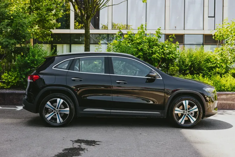 Mercedes-Benz EQA din 2023 cu 13.500 km - oferta MER108456 - foto 7