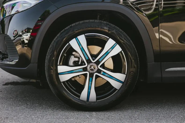 Mercedes-Benz EQA din 2023 cu 13.500 km - oferta MER108456 - foto 8