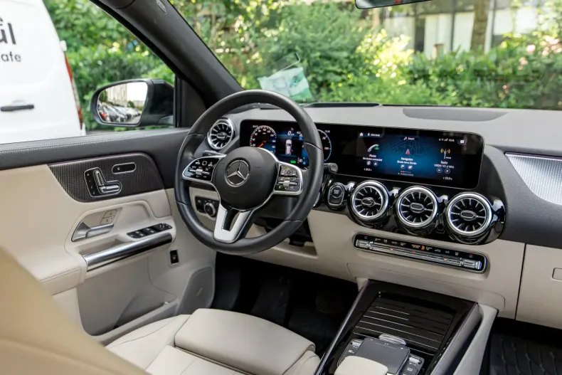 Mercedes-Benz EQA din 2023 cu 13.500 km - oferta MER108456 - foto 9