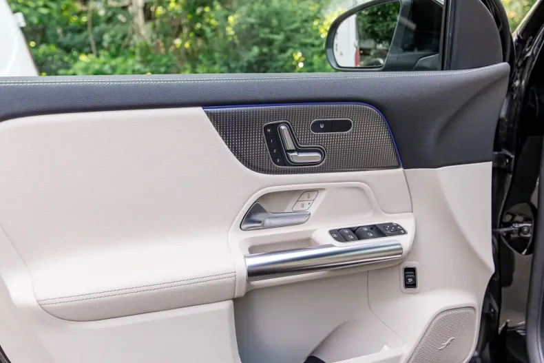 Mercedes-Benz EQA din 2023 cu 13.500 km - oferta MER108456 - foto 15