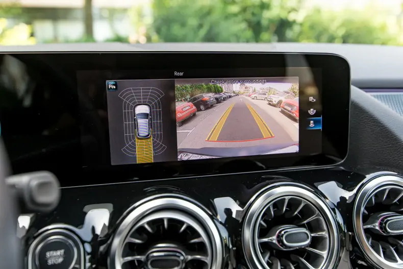 Mercedes-Benz EQA din 2023 cu 13.500 km - oferta MER108456 - foto 31