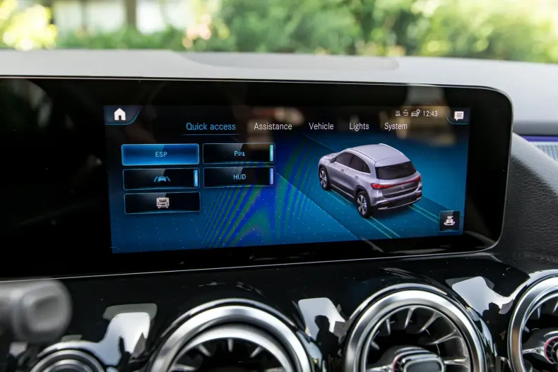 Mercedes-Benz EQA din 2023 cu 13.500 km - oferta MER108456 - foto 32