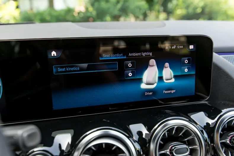 Mercedes-Benz EQA din 2023 cu 13.500 km - oferta MER108456 - foto 34