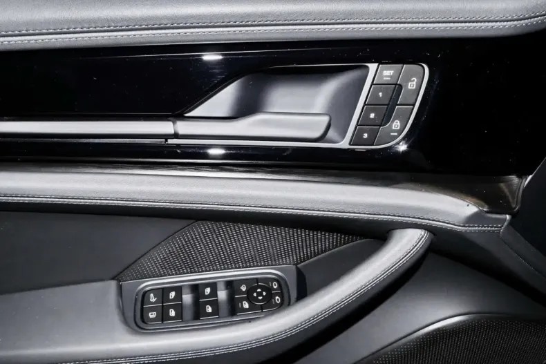 Porsche Panamera din 2025 cu 9.900 km - oferta POR108459 - foto 15