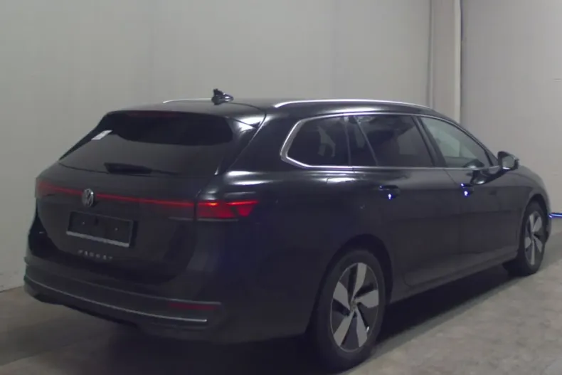 Volkswagen Passat din 2024 cu 21.678 km - oferta VOL108467 - foto 4