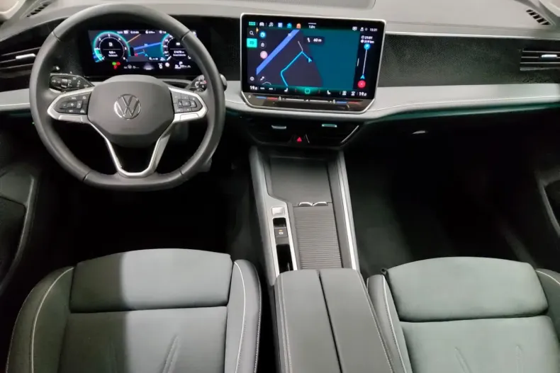 Volkswagen Passat din 2024 cu 21.678 km - oferta VOL108467 - foto 5