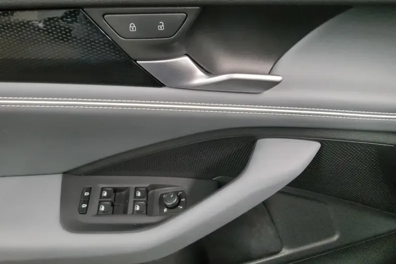 Volkswagen Passat din 2024 cu 21.678 km - oferta VOL108467 - foto 10