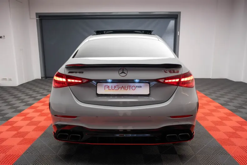 Mercedes-Benz C 63 AMG din 2024 cu 5.500 km - oferta MER108470 - foto 13