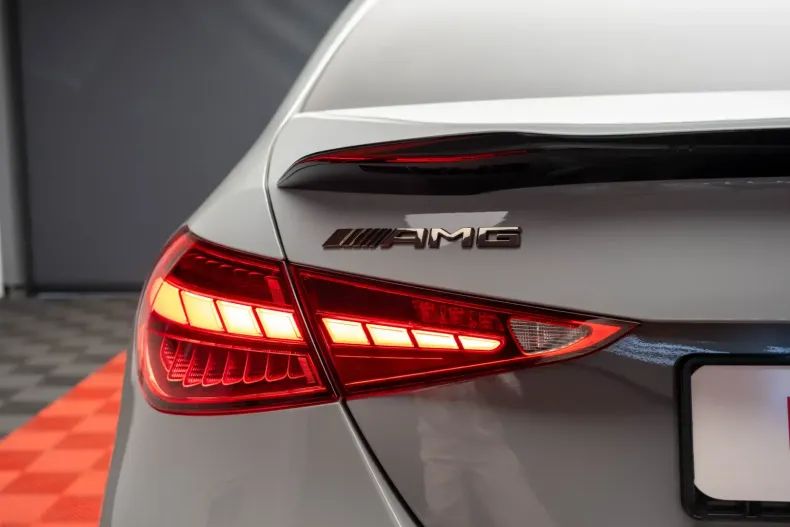 Mercedes-Benz C 63 AMG din 2024 cu 5.500 km - oferta MER108470 - foto 14