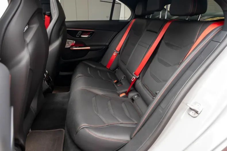 Mercedes-Benz C 63 AMG din 2024 cu 5.500 km - oferta MER108470 - foto 32