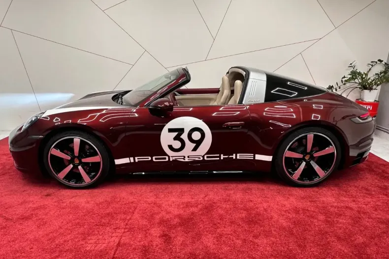 Porsche 992 din 2021 cu 7.000 km - oferta POR108472 - foto 3