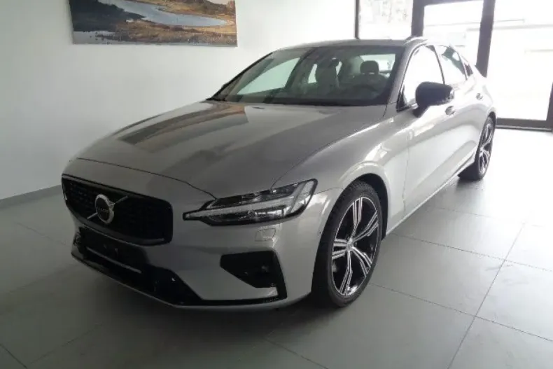 Volvo S60 din 2024 cu 8.900 km - oferta VOL108474 - foto 1