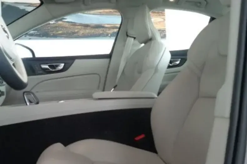 Volvo S60 din 2024 cu 8.900 km - oferta VOL108474 - foto 5