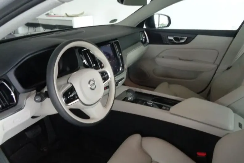 Volvo S60 din 2024 cu 8.900 km - oferta VOL108474 - foto 7