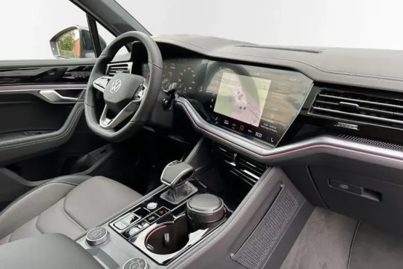 Volkswagen Touareg din 2023 cu 26.000 km - oferta VOL108483 - foto 14