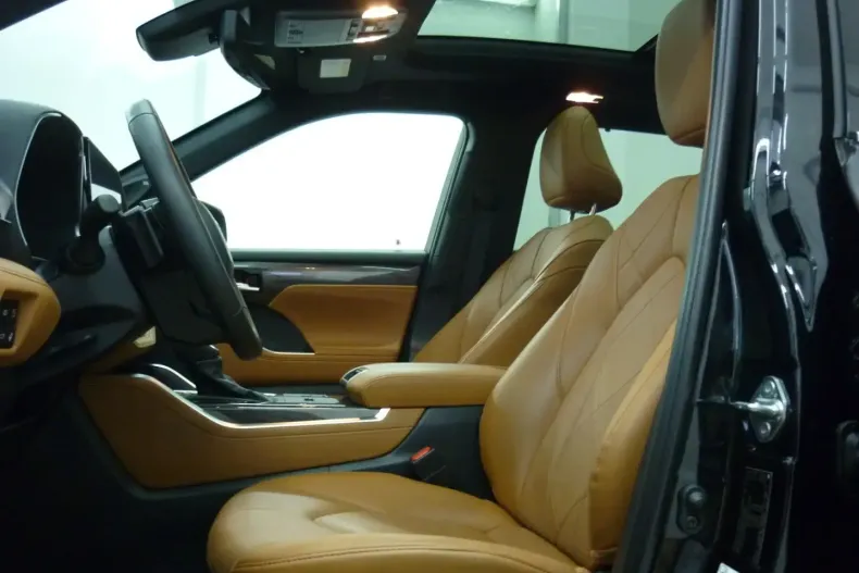 Toyota Highlander din 2024 cu 7.750 km - oferta TOY108487 - foto 8