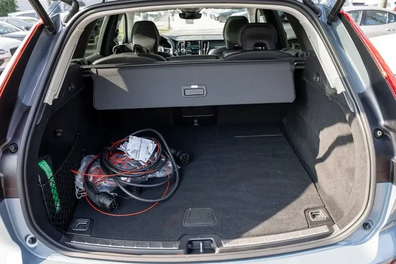 Volvo XC60 din 2024 cu 21.490 km - oferta VOL108491 - foto 21