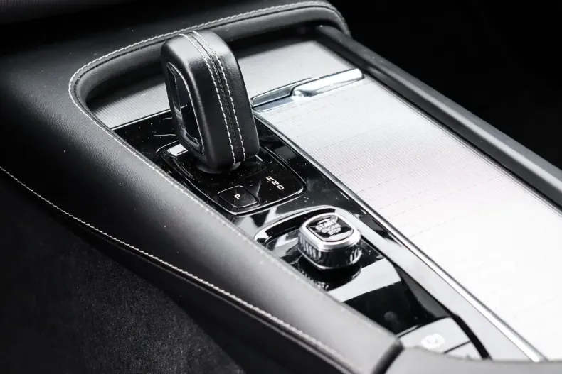 Volvo XC90 din 2022 cu 75.331 km - oferta VOL108493 - foto 13