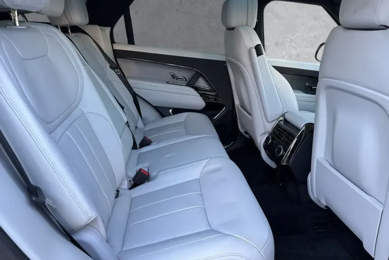 Land Rover Range Rover Sport din 2024 cu 23.200 km - oferta LAN108497 - foto 9