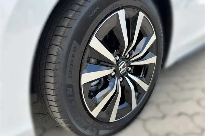 Honda Civic din 2024 cu 9.000 km - oferta HON108507 - foto 8