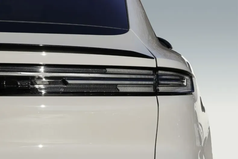 Porsche Cayenne din 2025 cu 6.700 km - oferta POR108508 - foto 2