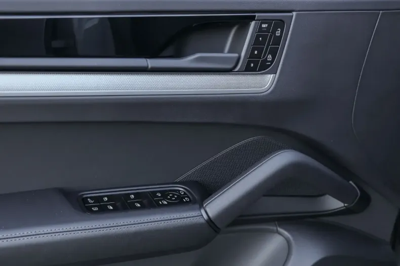 Porsche Cayenne din 2025 cu 6.700 km - oferta POR108508 - foto 25