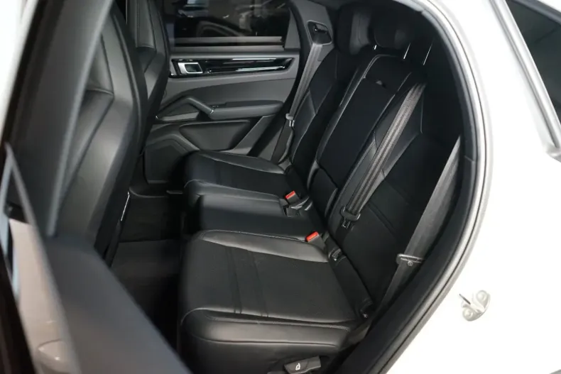 Porsche Cayenne din 2022 cu 30.760 km - oferta POR108509 - foto 13