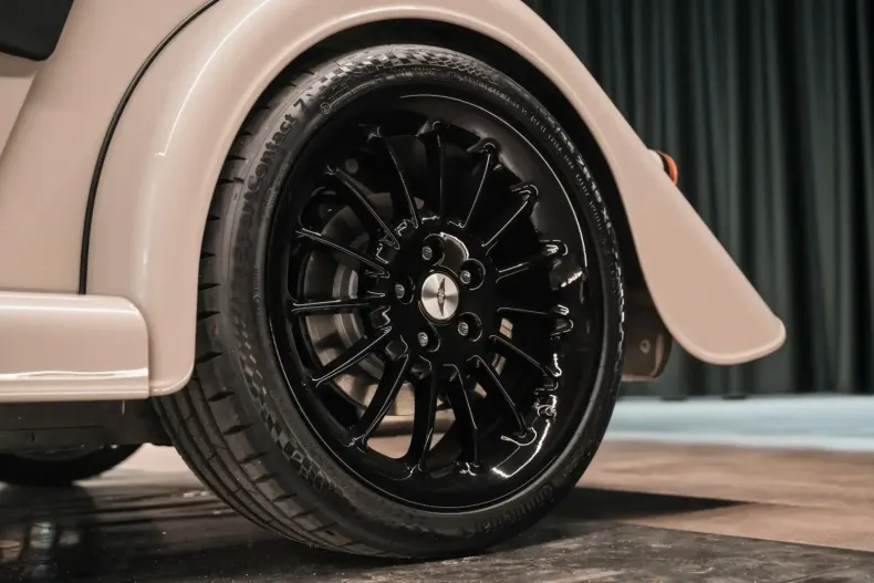 Morgan Plus 6 din 2023 cu 1.983 km - oferta MOR108513 - foto 6