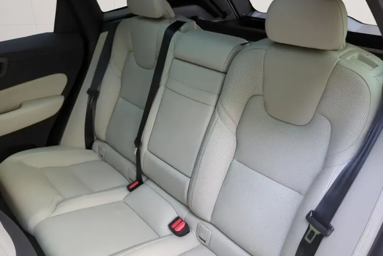 Volvo XC60 din 2021 cu 65.100 km - oferta VOL108514 - foto 9