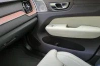 Volvo XC60 din 2021 cu 65.100 km - oferta VOL108514 - foto 18