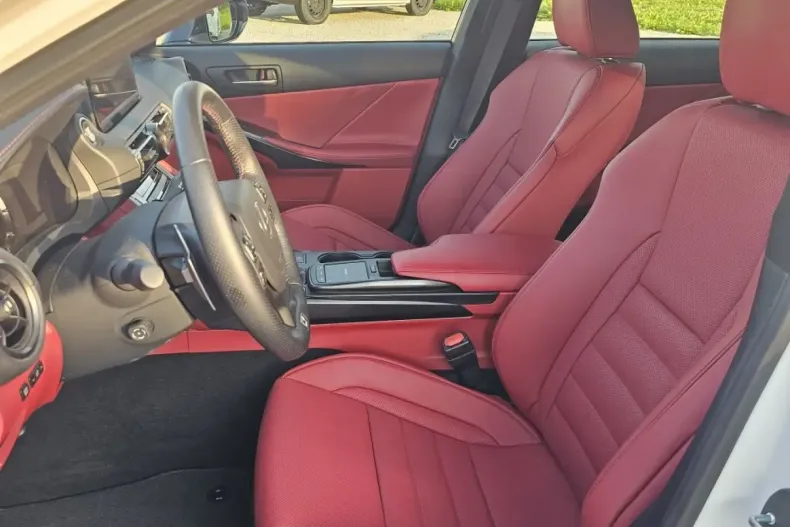 Lexus IS-F din 2024 cu 17.800 km - oferta LEX108517 - foto 6