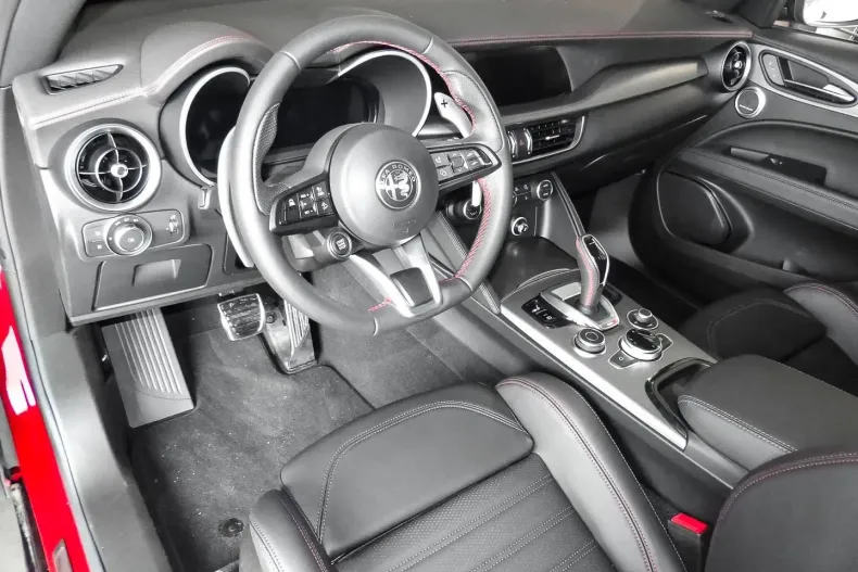 Alfa Romeo Stelvio din 2024 cu 10.500 km - oferta ALF108523 - foto 4