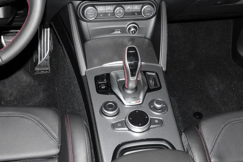 Alfa Romeo Stelvio din 2024 cu 10.500 km - oferta ALF108523 - foto 7