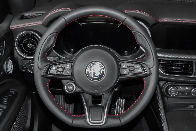 Alfa Romeo Stelvio din 2024 cu 10.500 km - oferta ALF108523 - foto 8