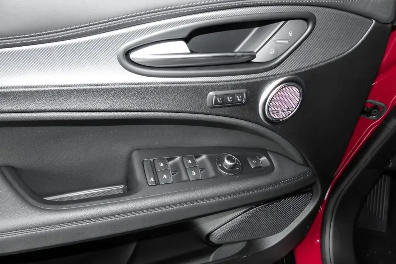 Alfa Romeo Stelvio din 2024 cu 10.500 km - oferta ALF108523 - foto 10