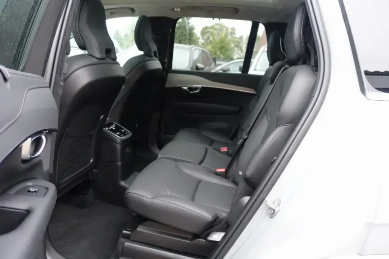 Volvo XC90 din 2024 cu 21.950 km - oferta VOL108534 - foto 9