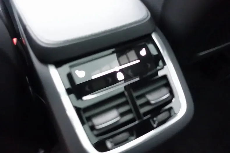 Volvo XC90 din 2024 cu 21.950 km - oferta VOL108534 - foto 10