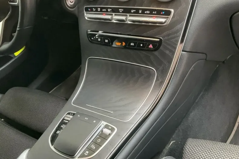 Mercedes-Benz GLC 300 din 2021 cu 49.409 km - oferta MER108543 - foto 9