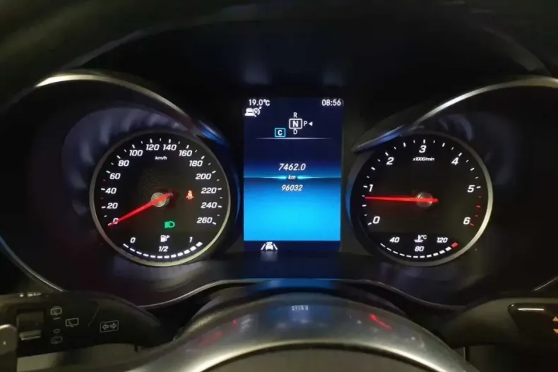 Mercedes-Benz GLC 200 din 2022 cu 96.032 km - oferta MER108547 - foto 9