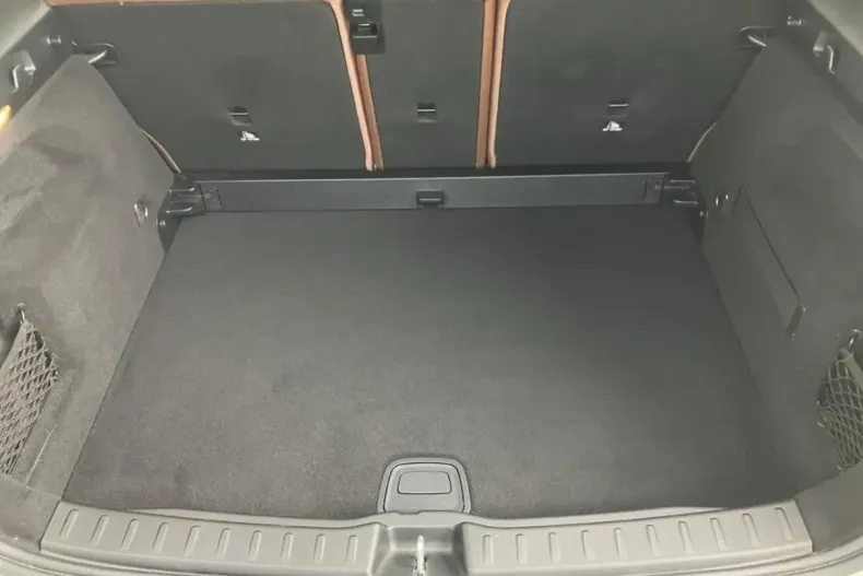 Mercedes-Benz GLA 250 din 2024 cu 24.800 km - oferta MER108548 - foto 12