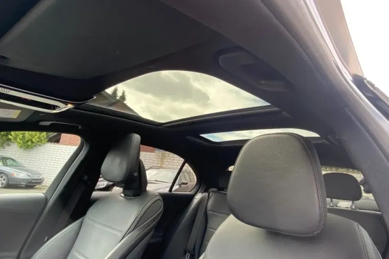 Mercedes-Benz C 300 din 2023 cu 52.000 km - oferta MER108575 - foto 5