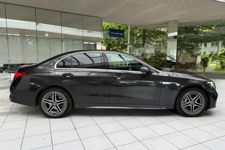 Mercedes-Benz C 300 din 2024 cu 25.900 km - oferta MER108577 - foto 4